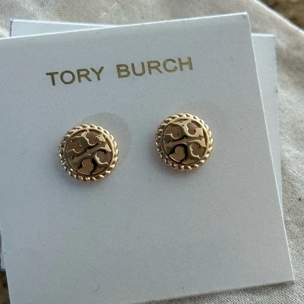New Tory Burch gold earring - Picture 3 of 3